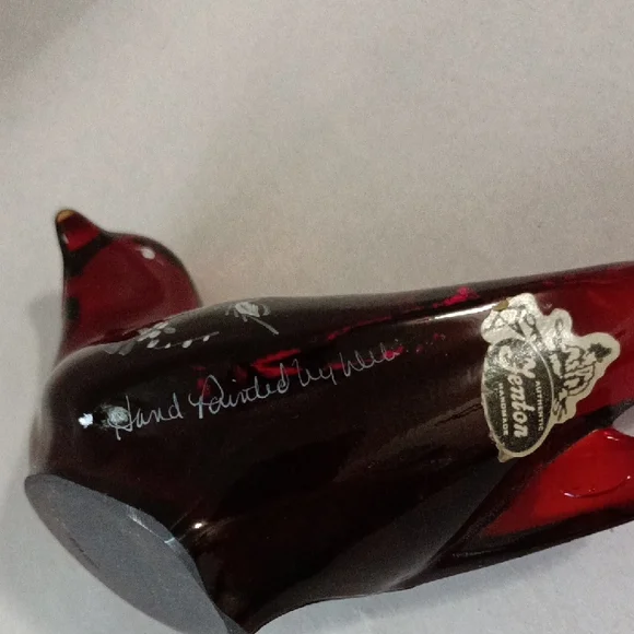 Fenton Ruby Red Bird Of Happiness Hand Painted White Roses Signed - Picture 6 of 6